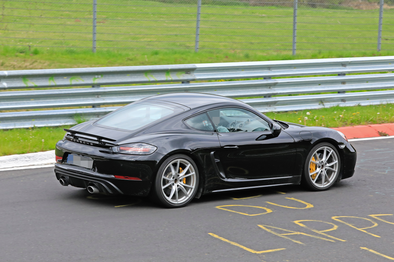 Illustration for article titled Six Cylinder Porsche 718 Boxster and Cayman Touring Models Spied Testing